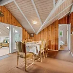 Ylvie - 500m From The Sea By Interhome